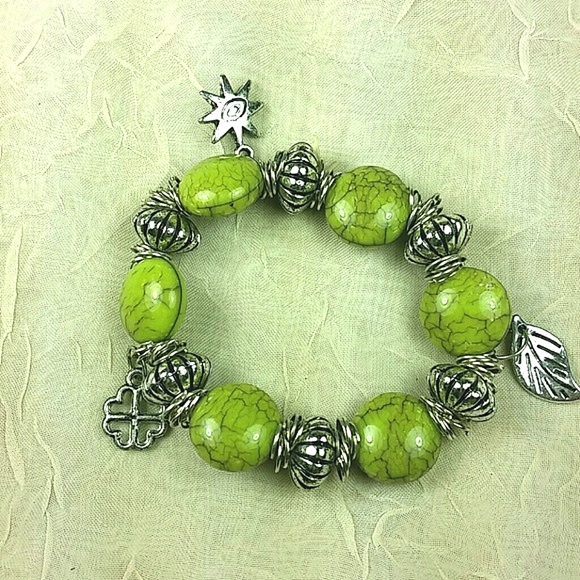 Bracelet Green stone bead silver plated spacers evil eye hearts leaf charm - Picture 4 of 4